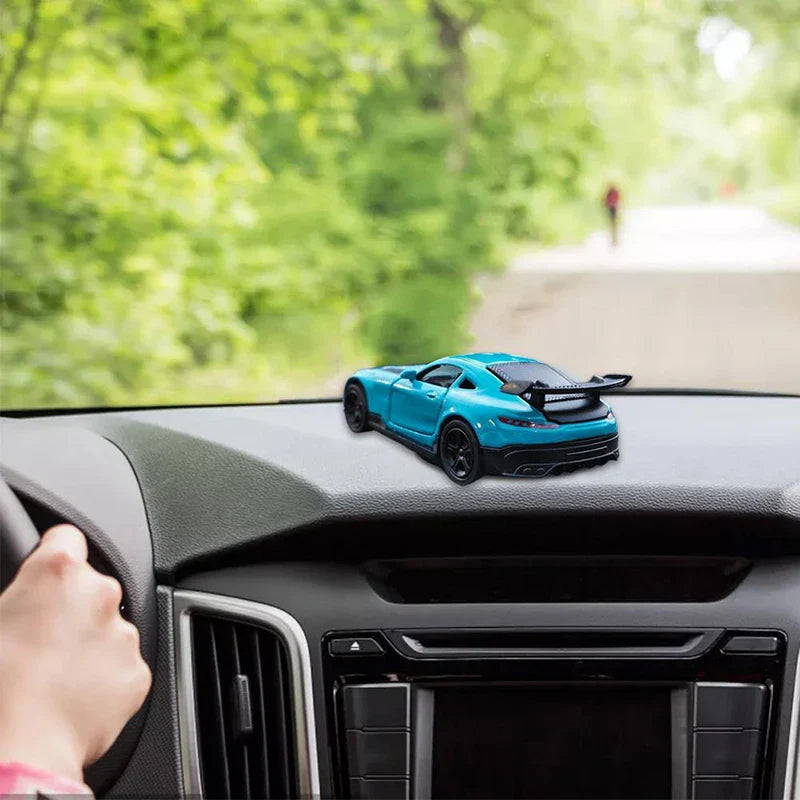 Dekoracja obrotowa na desce rozdzielczej samochodu